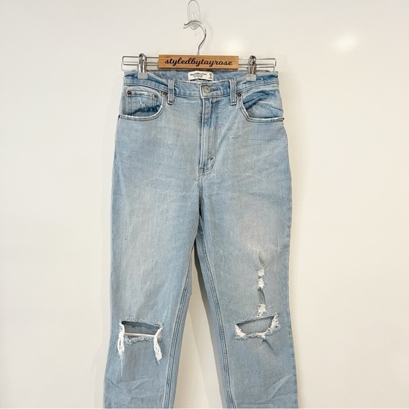 Abercrombie & Fitch Ultra High Rise Ankle Straight Jeans - Picture 3 of 6